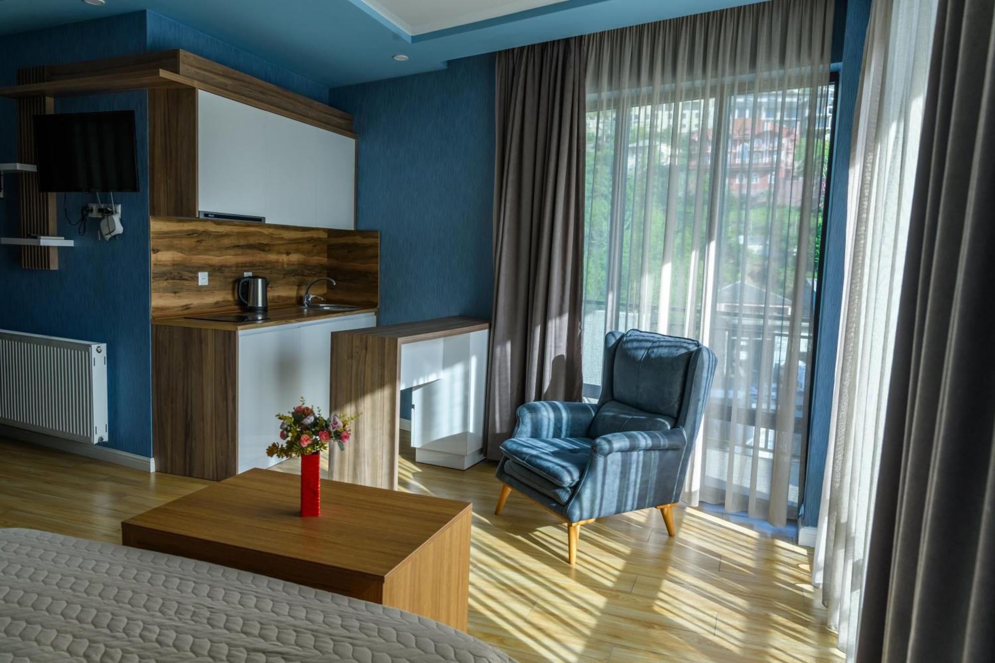 Hotel Sunny Batoumi Extérieur photo