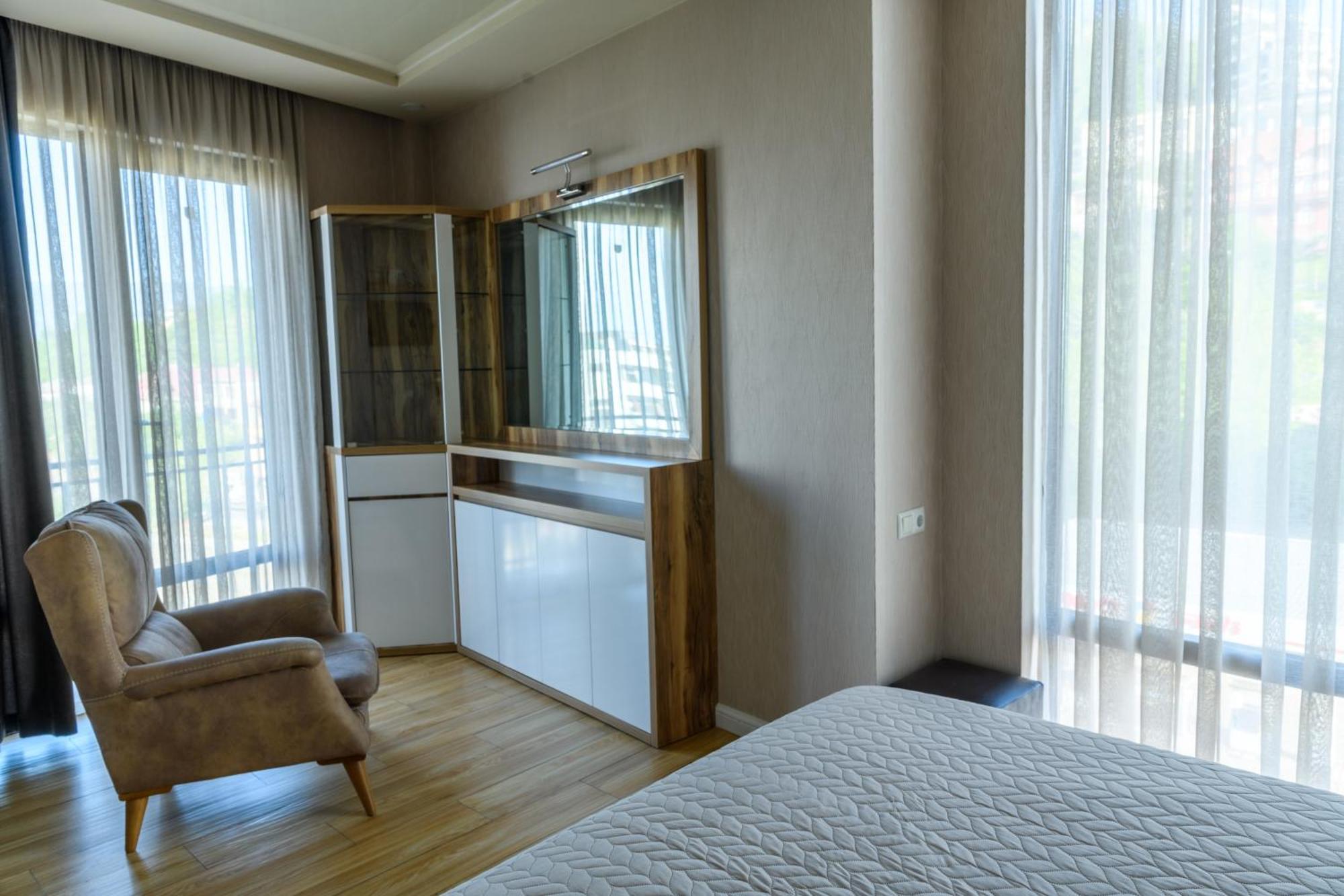 Hotel Sunny Batoumi Extérieur photo